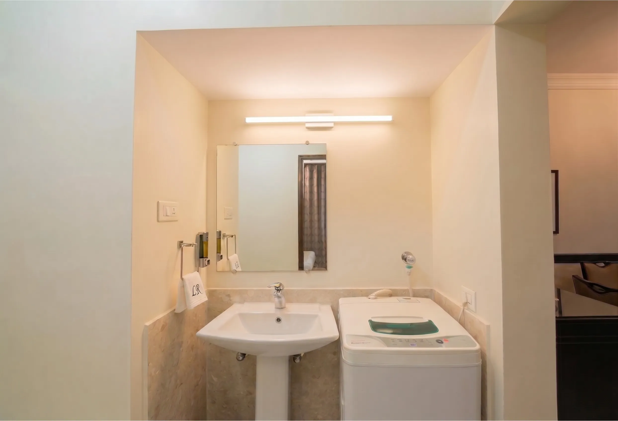 Lalco_Residency_washing_machine_and dryer